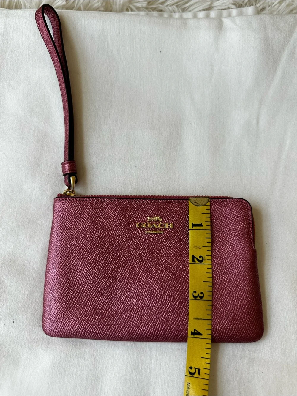 Coach Metallic Berry Leather Wristlet Zip Pouch Clutch Wallet Gold Logo Small